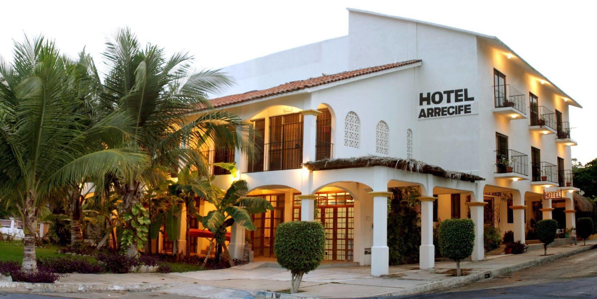 Hotel Arrecife Huatulco Plus Santa Cruz Huatulco Exteriör bild